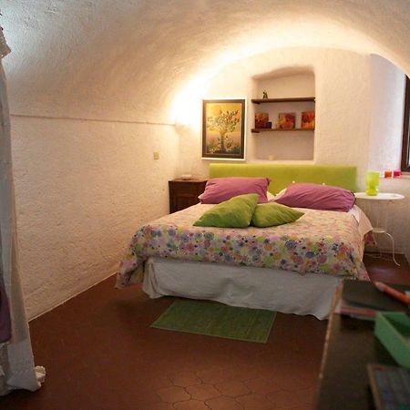 Appartamento Le Violette Dolceacqua Εξωτερικό φωτογραφία