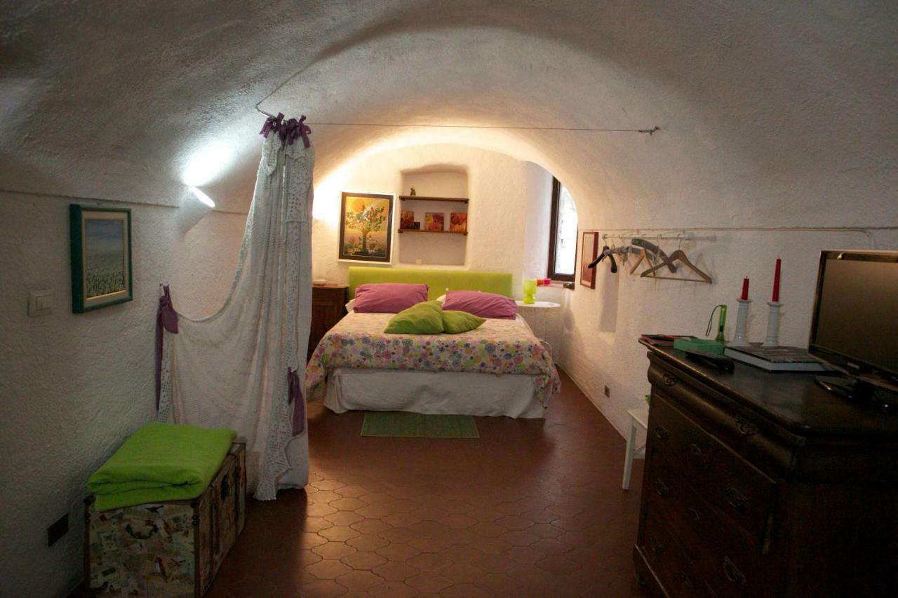 Appartamento Le Violette Dolceacqua Εξωτερικό φωτογραφία