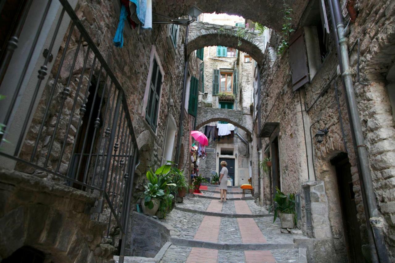Appartamento Le Violette Dolceacqua Εξωτερικό φωτογραφία