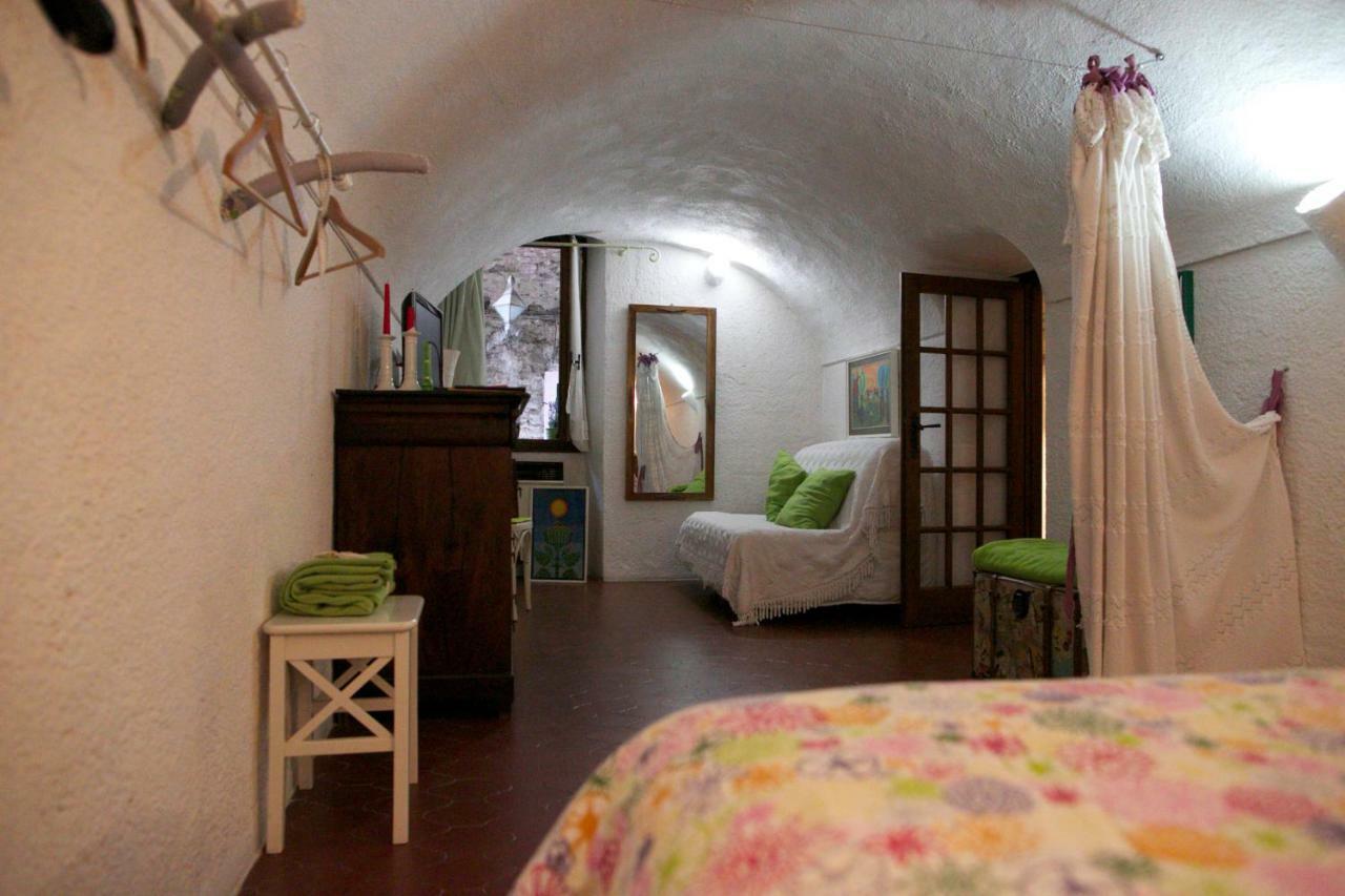 Appartamento Le Violette Dolceacqua Εξωτερικό φωτογραφία